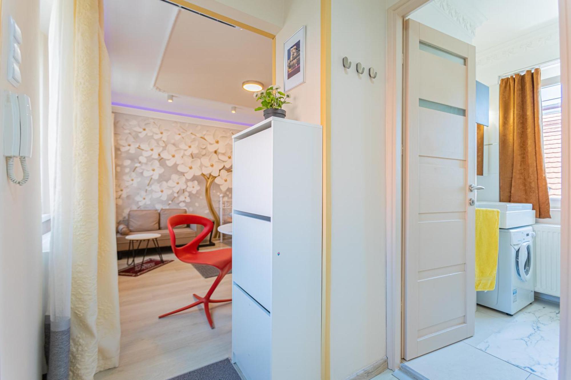 Iranyi Studio Boedapest Buitenkant foto